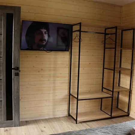 Mountain Hut Яремче